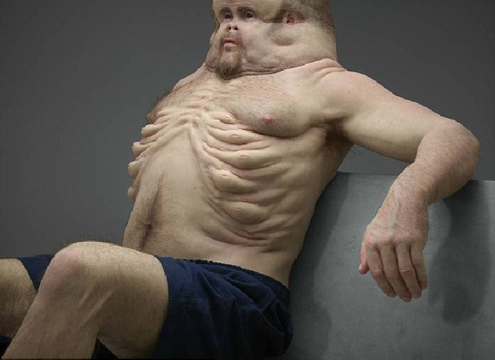 Подушки безопасности встроены в ребра. 