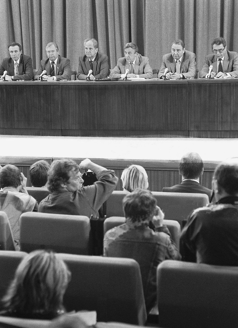 Мы тогда еще не осознавали, что Союз был при смерти и ГКЧП-исты пытались его спасти. Но сами не удержали власть и через 3 дня были арестованы Фото: ТАСС