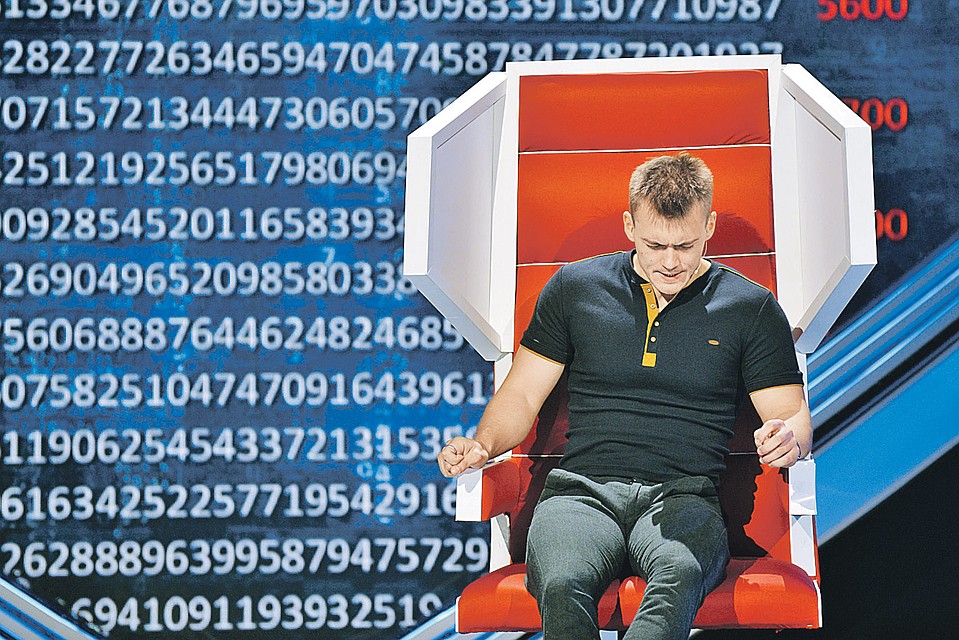 Невероятно: Артем Гарин помнит число пи вплоть до 10 101 цифры после запятой. Фото: Канал «Россия»