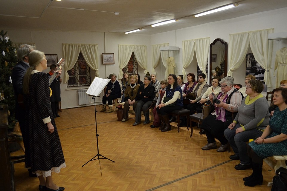 Святочный вечер в старинном доме купца Болховитинова Фото: Марина ПОЛЯКОВА