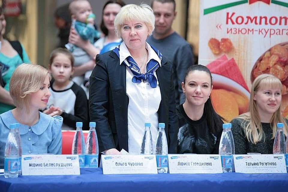 В составе жюри - руководитель службы развития и маркетинга АО «Страховая компания «СОГАЗ-Мед» Лариса Городилова и директор гипермаркета «Лента» в Ижевске Ольга Колегова Фото: Сергей ГРАЧЕВ