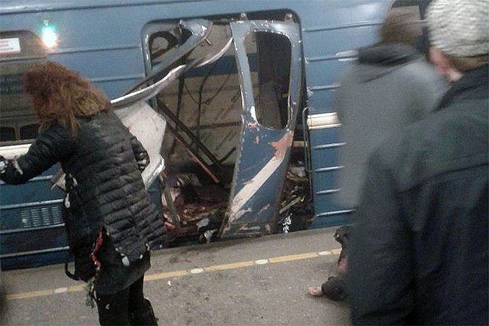 В результате взрыва в метро погибли 15 человек Фото: EAST NEWS