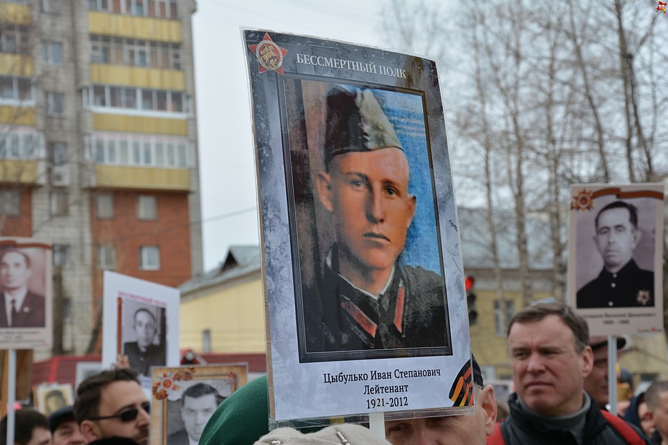 А с портретов на потомков взирали участники войны Фото: Алиса КОЗЛОВА