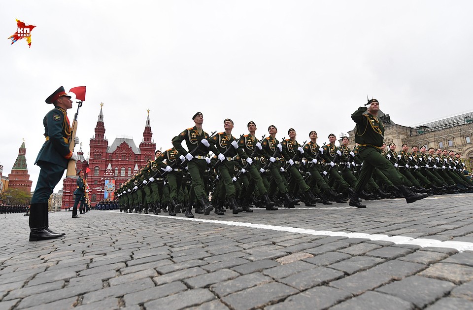 Парадные расчеты на Красной площади Фото: Владимир ВЕЛЕНГУРИН