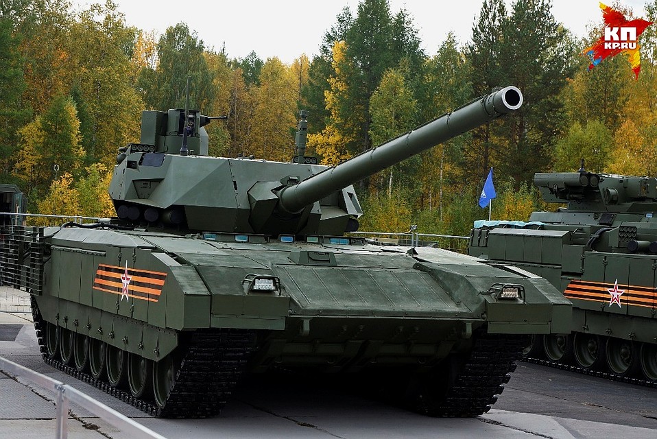 В 2019 году планируется начать опытно-войсковую эксплуатацию «Арматы» на военных полигонах, а дальше - запускать серийное производство. Фото: Алексей БУЛАТОВ