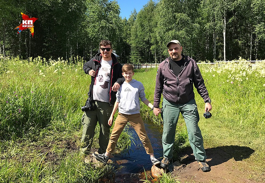 Памятный снимок у истока. Фото: Виктор ГУСЕЙНОВ