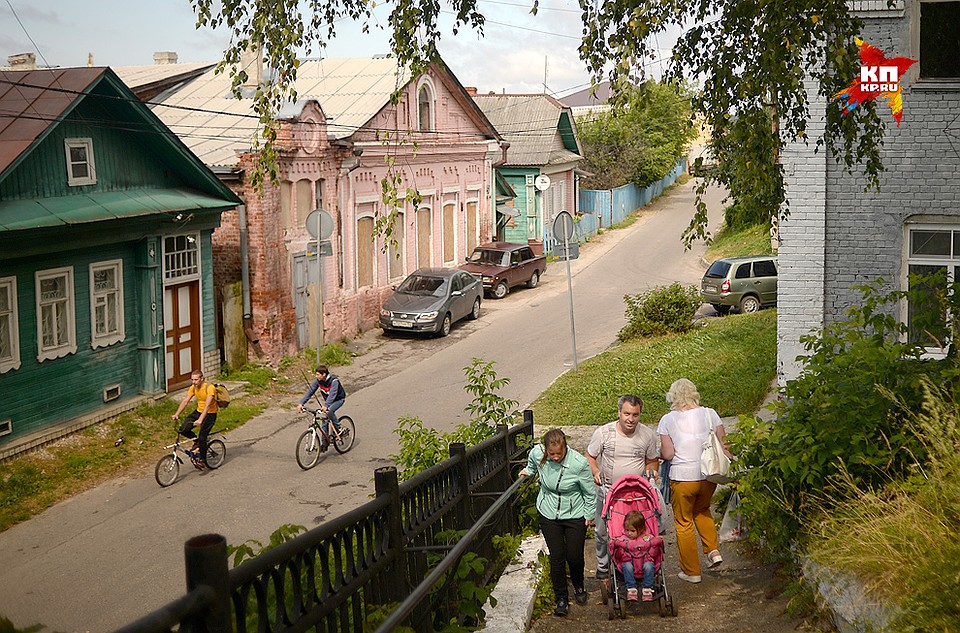 Городец оказался милым городом с массой старинных домиков и чистейшей водой. Фото: Виктор ГУСЕЙНОВ