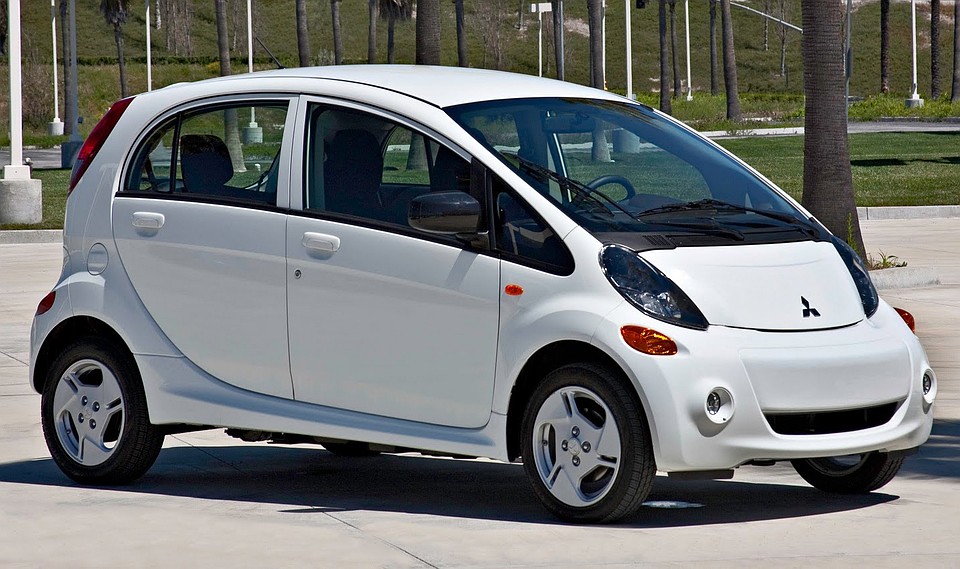 Электромобиль Mitsubishi iMiEV - Александр Лукашенко рассказал, что тестировал и его.