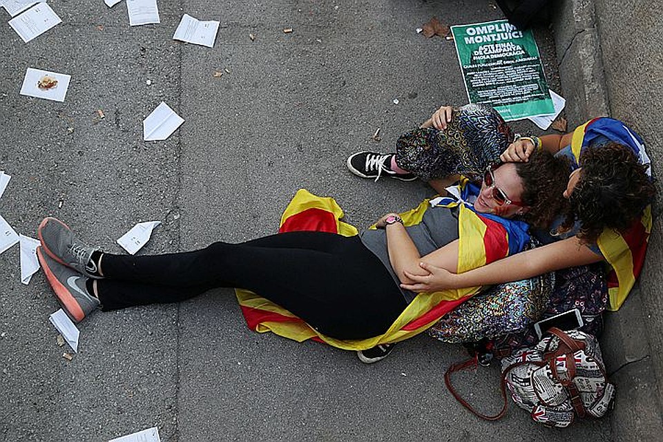 Сказать, что Каталония шокирована, это ничего не сказать Фото: REUTERS