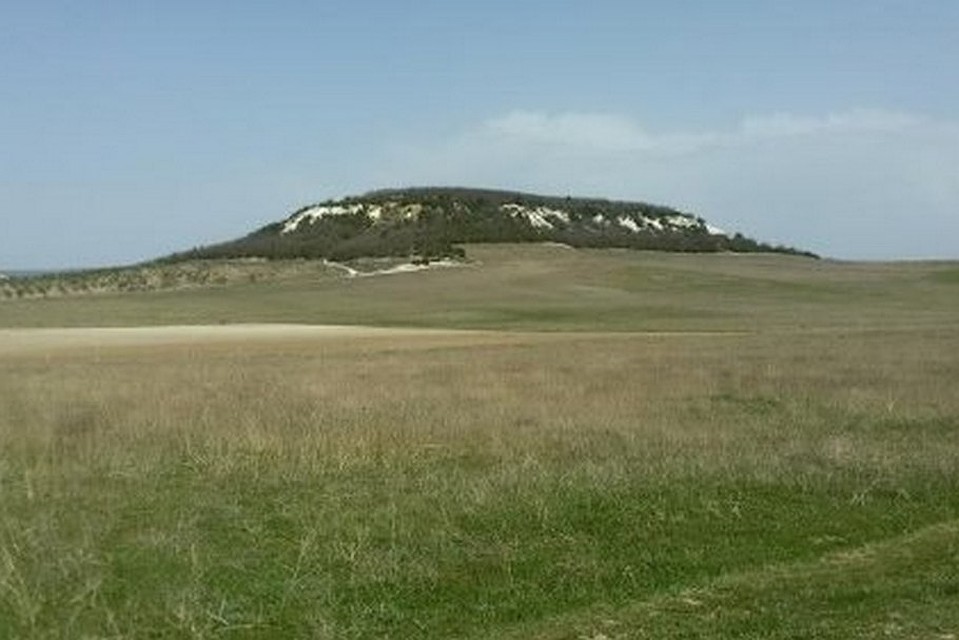 Гора Кая-Баш и поле в нынешнее время.