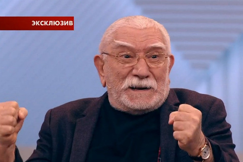 В эфире Первого канала артист еще раз подтвердил, что твердо намерен развестись с Виталиной. Фото: кадр видео.