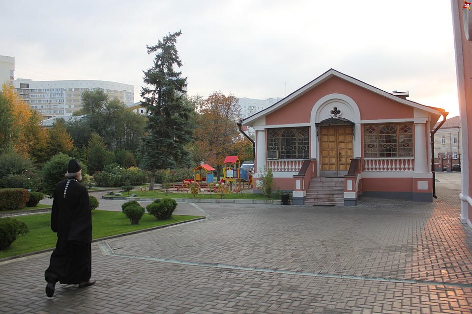 Свято-Троицкий кафедральный собор в Саратове, двор. Фото: Инна УЛЬРИХ