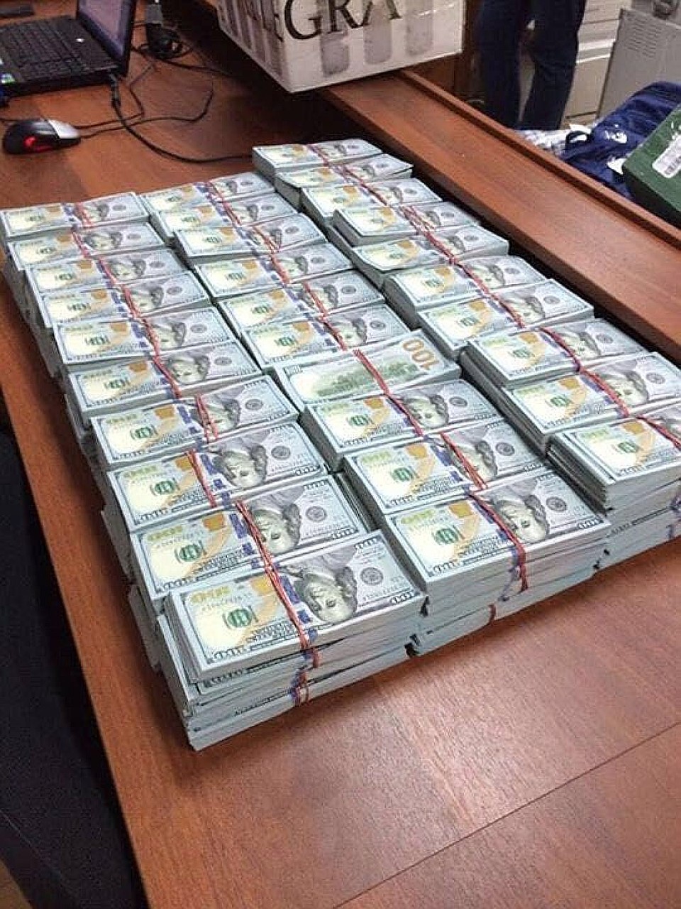 Дмитрия Захарченко задержали в сентябре 2016-го при получении взятки в 7 миллионов рублей Фото: ОПЕРАТИВНАЯ СЪЕМКА