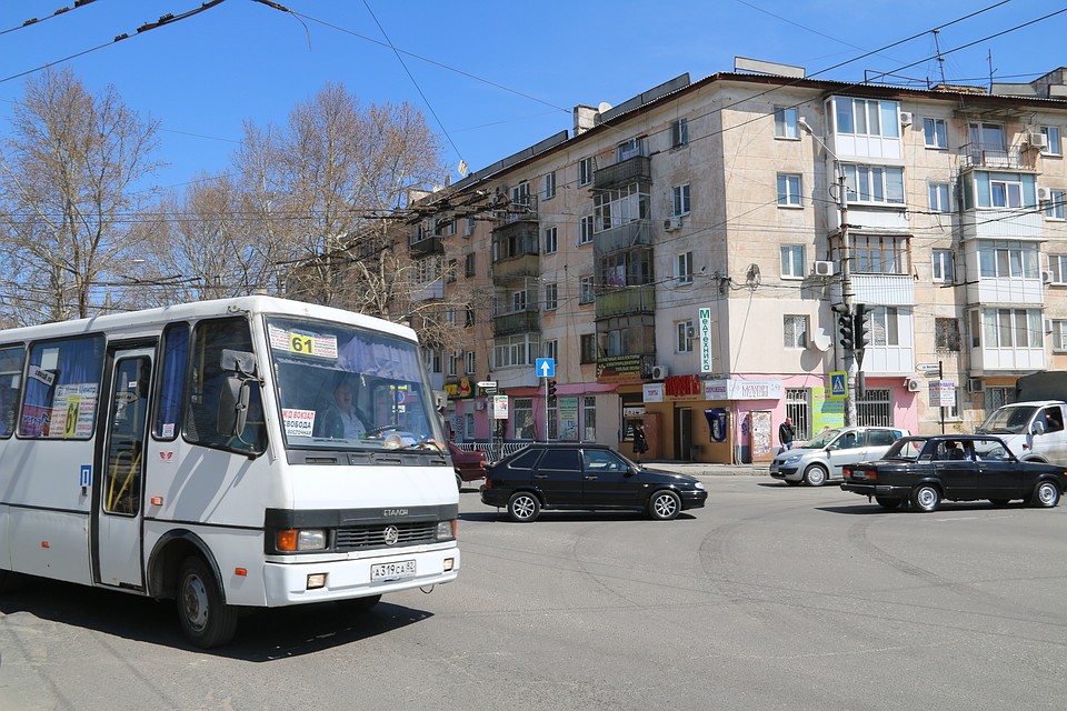 Аксенов считает, что перевозчики в край обнаглели, причем как в Симферополе, так и в Саках и других городах и районах Крыма. Фото: Анастасия КУРДЮКОВА