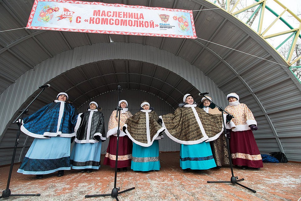 Для гостей выступили фольклорные ансамбли Саратова. Фото: Михаил ЕГОРОВ