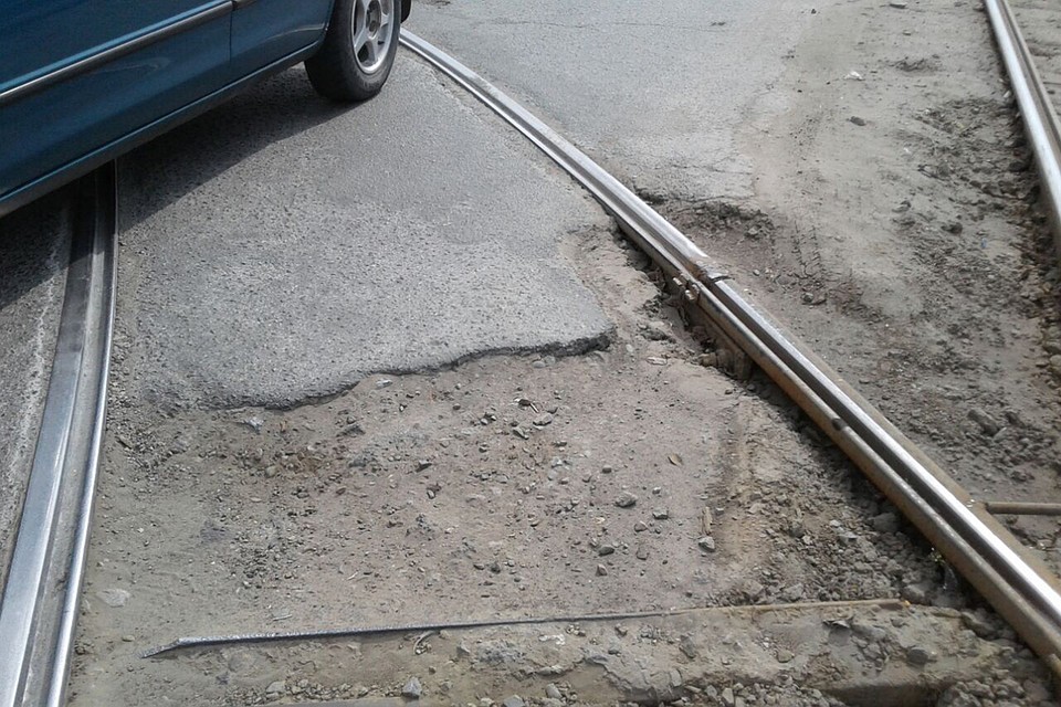 Глубина оказалась 14 см Фото: Татьяна ЗАСТРОЖНЫХ