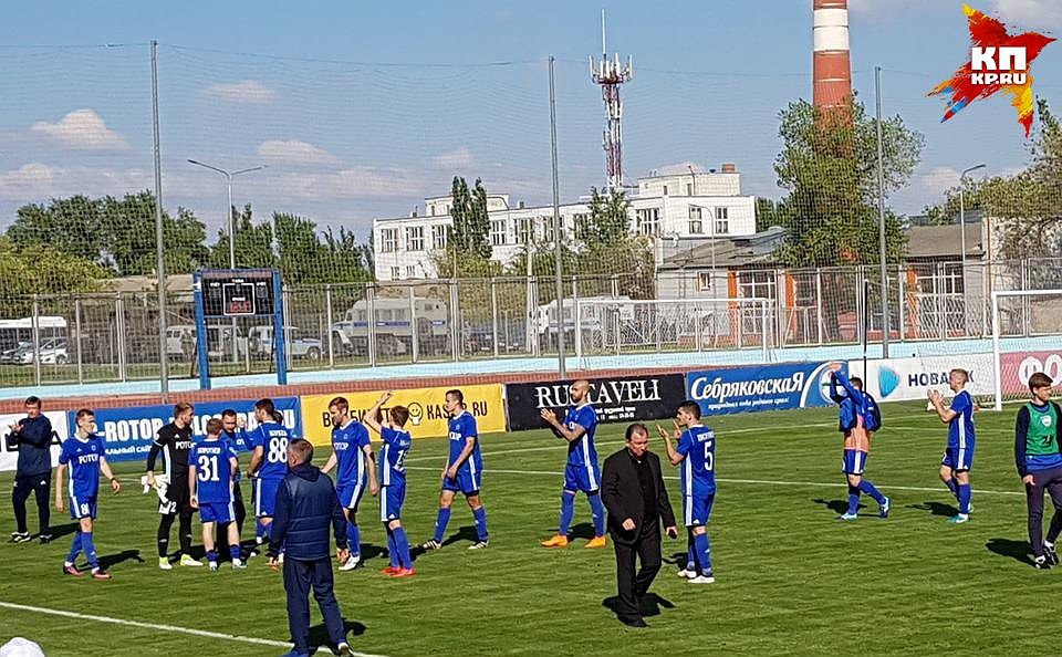 "Ротор" празднует победу и уверен в том, что останется в ФНЛ. Фото: Екатерина СИМОХИНА