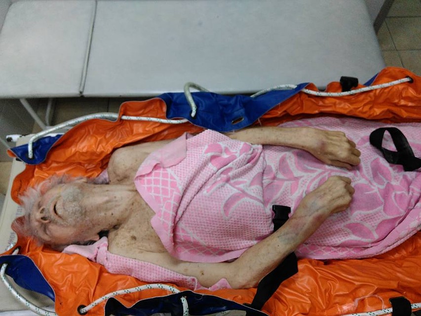 По словам сына пострадавшего, врачи у отца взяли только анализы.