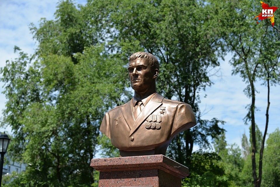 Бюст Романа Филипова. Фото: Кристина БРАЖНИКОВА