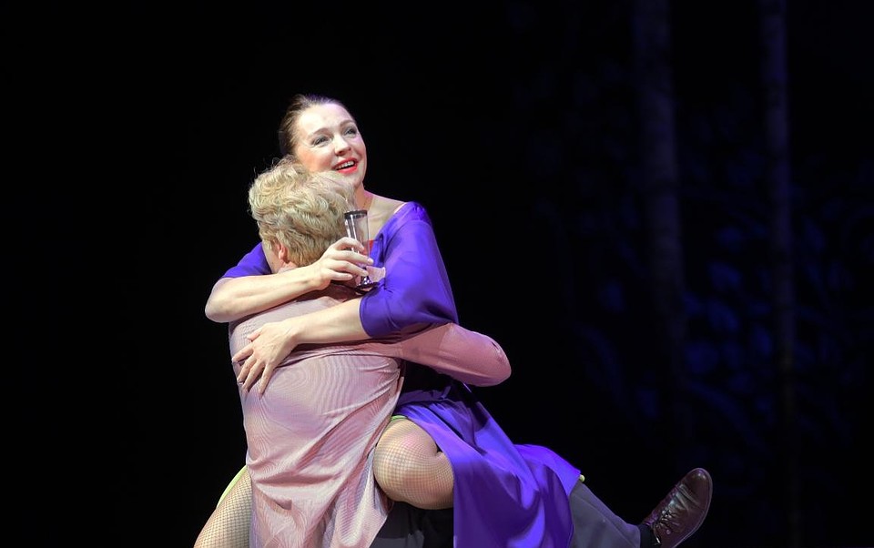 Главную женщину в жизни поэта воплотила на сцене Лариса Белоброва. Фото: gorkytheater.ru.