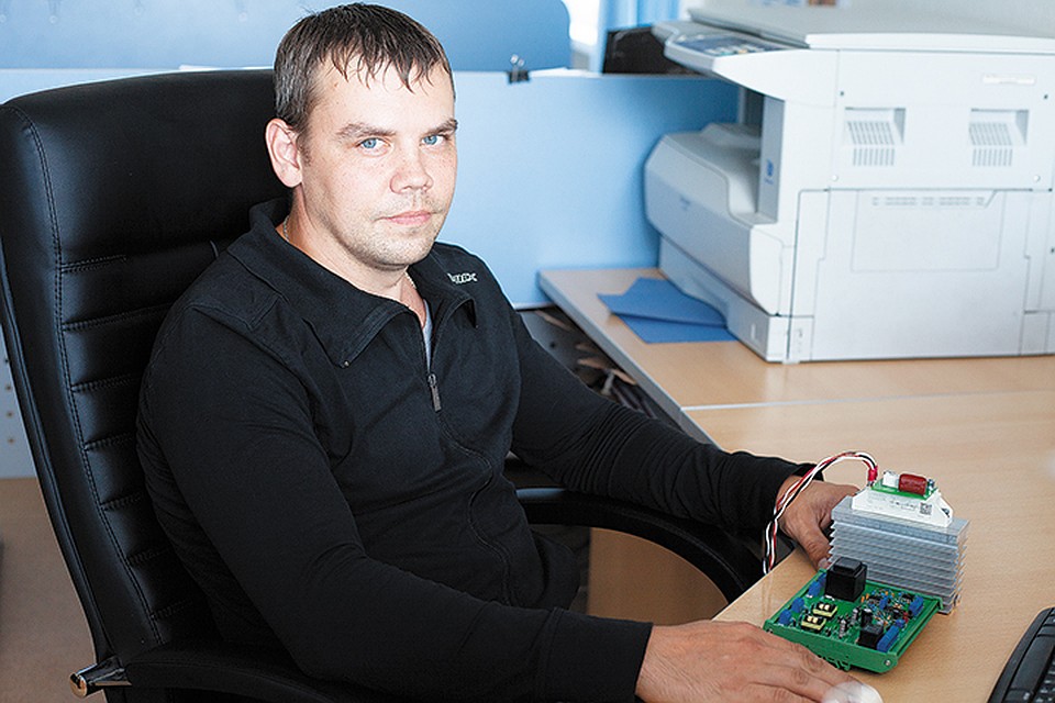 Евгений Алексеевич Душкин, ведущий инженер отдела автоматики ООО "НПЦ магнитной гидродинамики" Фото: Анастасия ЕРШОВА
