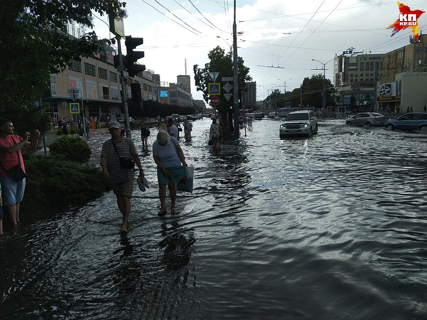 В районе "Галереи" Фото: Артём ГНАТЕНКО