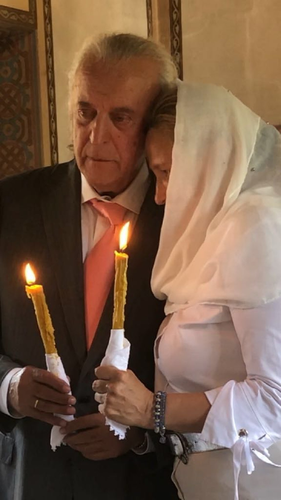 Невеста вошла в храм в эффектном белоснежном наряде. Фото: личный архив Ильи Резника