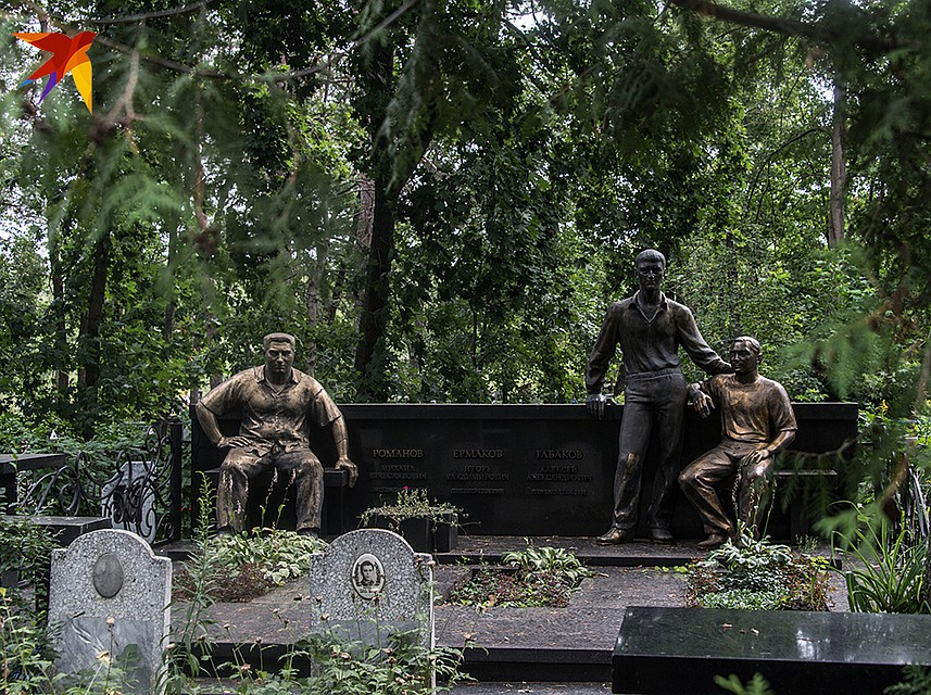 В этот помпезный мемориал никто не приходит Фото: Виктор ГУСЕЙНОВ
