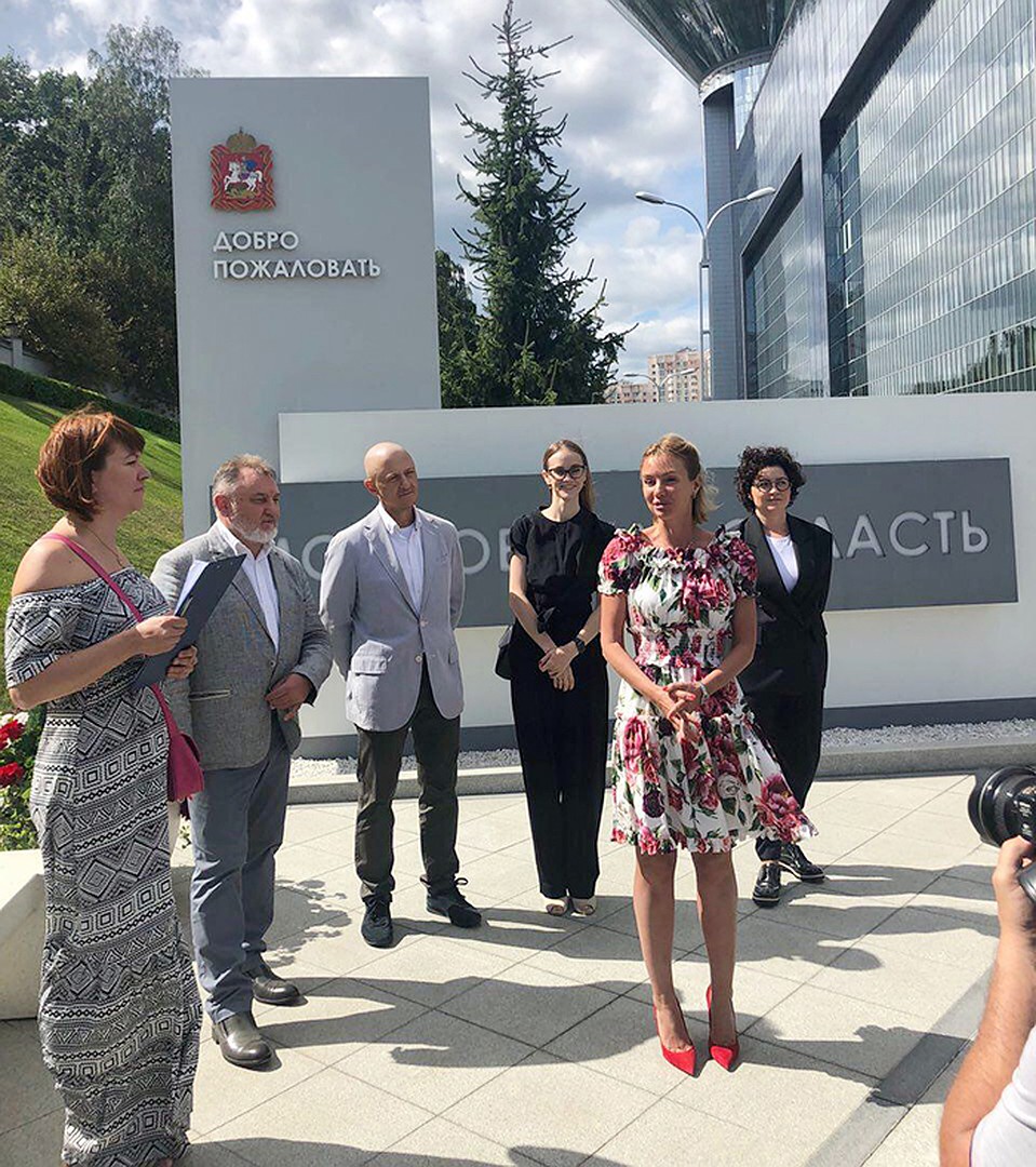 Возможно, эти фотографии зажгут искру в девочках и мальчиках, живущих в Подмосковье, они захотят заниматься балетом, - сказала Анастасия Звягина Фото: Владимир ВЕЛЕНГУРИН