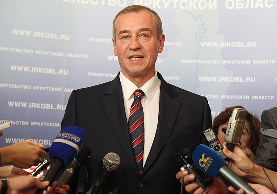 Губернатор Сергей Левченко реанимирует пятилетки Фото: Юлия ПЫХАЛОВА