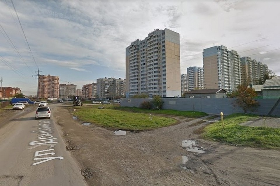 Так выглядела могила еще месяц назад. Фото: google карты