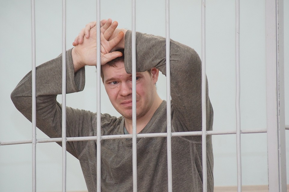 Андрей не контролирует свои эмоции, смех быстро меняется на слезы Фото: Светлана МАКОВЕЕВА
