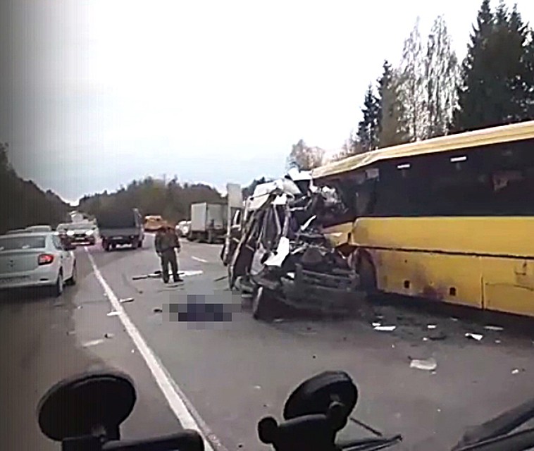 Ford буквально разорвало на части. Фото: vk.com