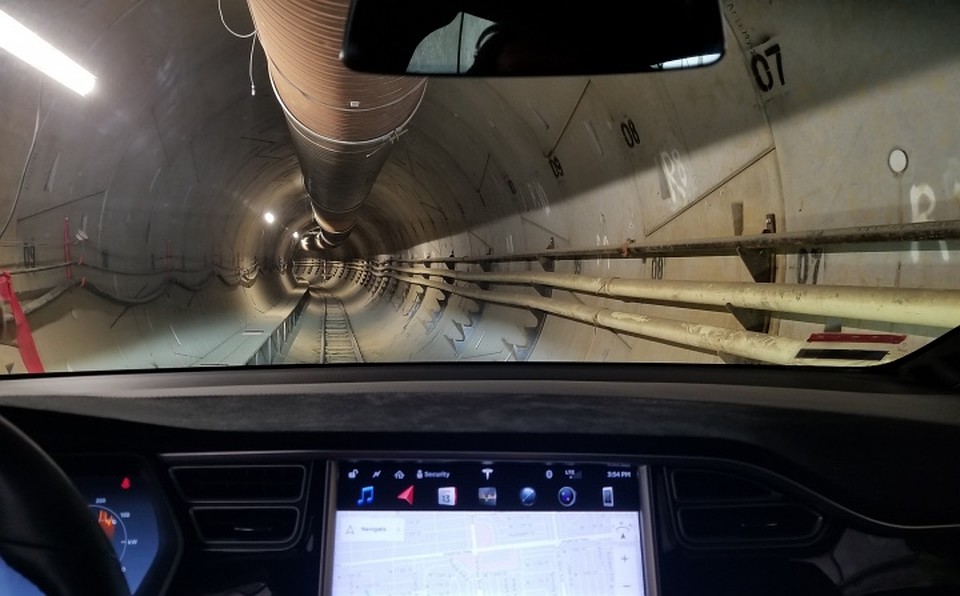 Вид из электрокара в тоннеле Boring Company. Фото: boringcompany.com