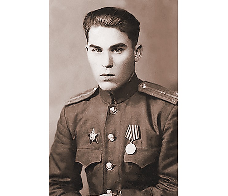 Сын Сталина Александр Давыдов. Фото середины 1940-х годов.