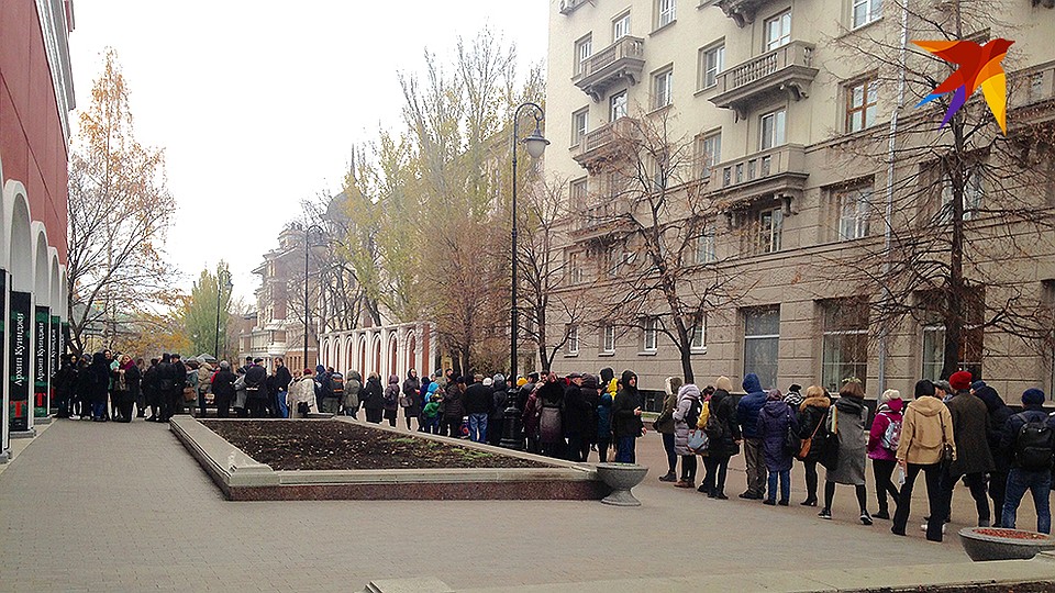 Очередь на выставку "Архип Куинджи". Фото: Елена ПОПОВА