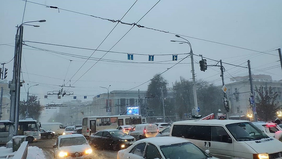 На Буденновском/Садовая не работает светофор. Фото из группы ВК "Мой Ростов-на-Дону".