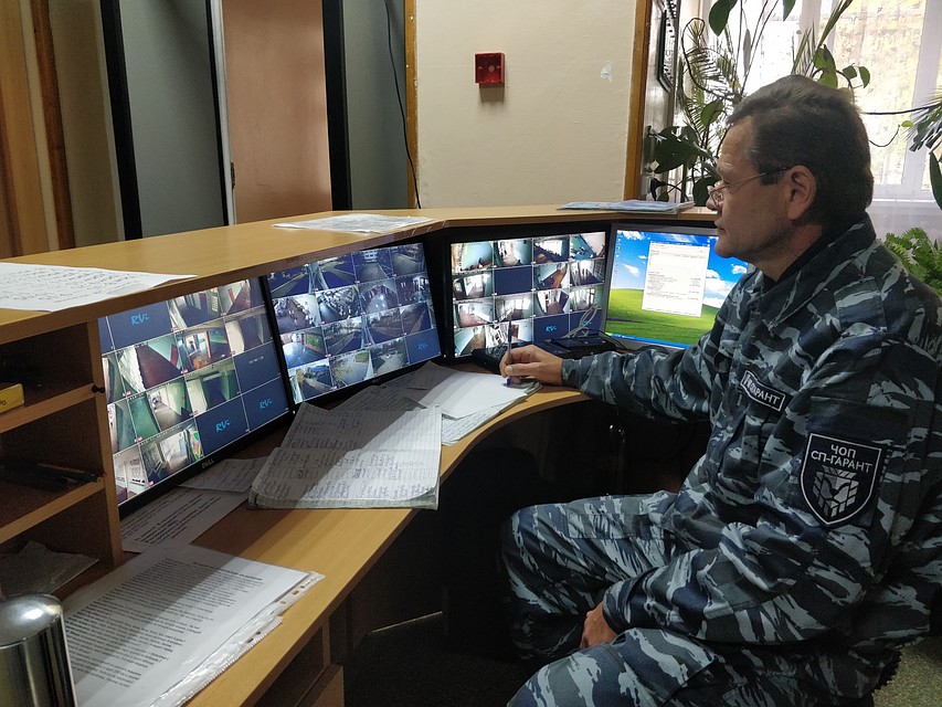 Во всех школах есть система видеонаблюдения Фото: Надежда ДАЦЮК