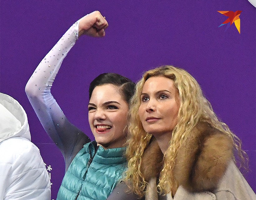 Евгения Медведева и тренер Этери Тутберидзе на олимпиаде в Пхенчхане, февраль 2018 года. Фото: Владимир ВЕЛЕНГУРИН