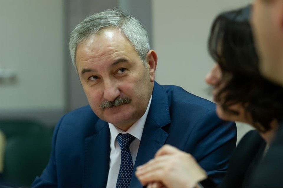 Эльгиз Качаев, председатель Комитета по развитию предпринимательства и потребительского рынка Санкт-Петербурга. Фото: Олег ЗОЛОТО