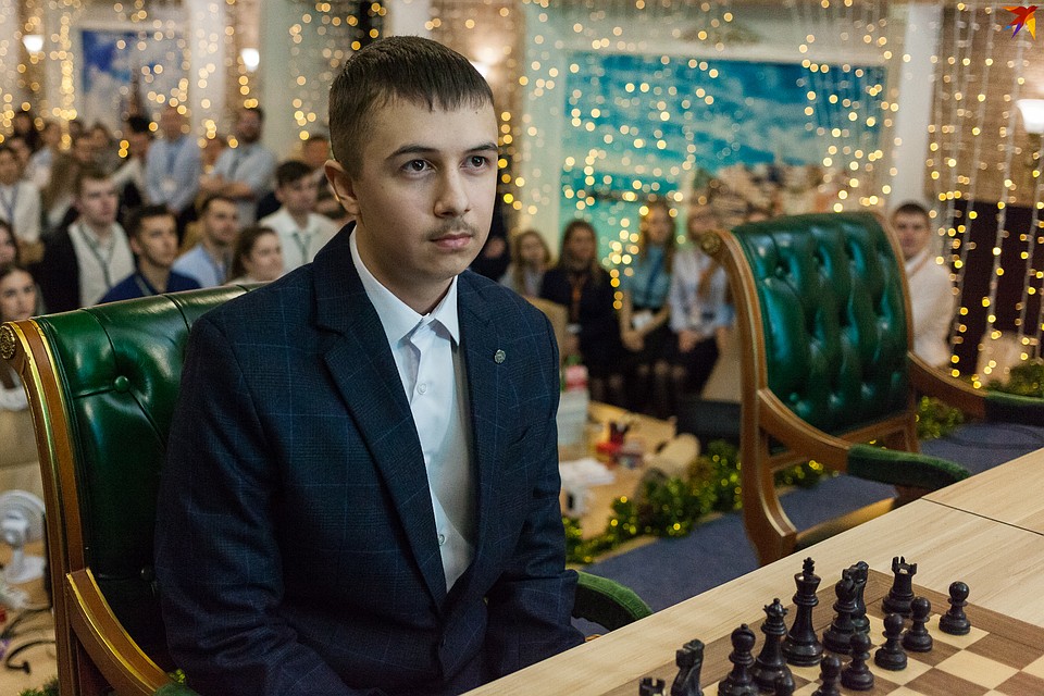 Игорь хорошо играл, но допустил ошибку на 22 ходе Фото: Александр ИСАКОВ