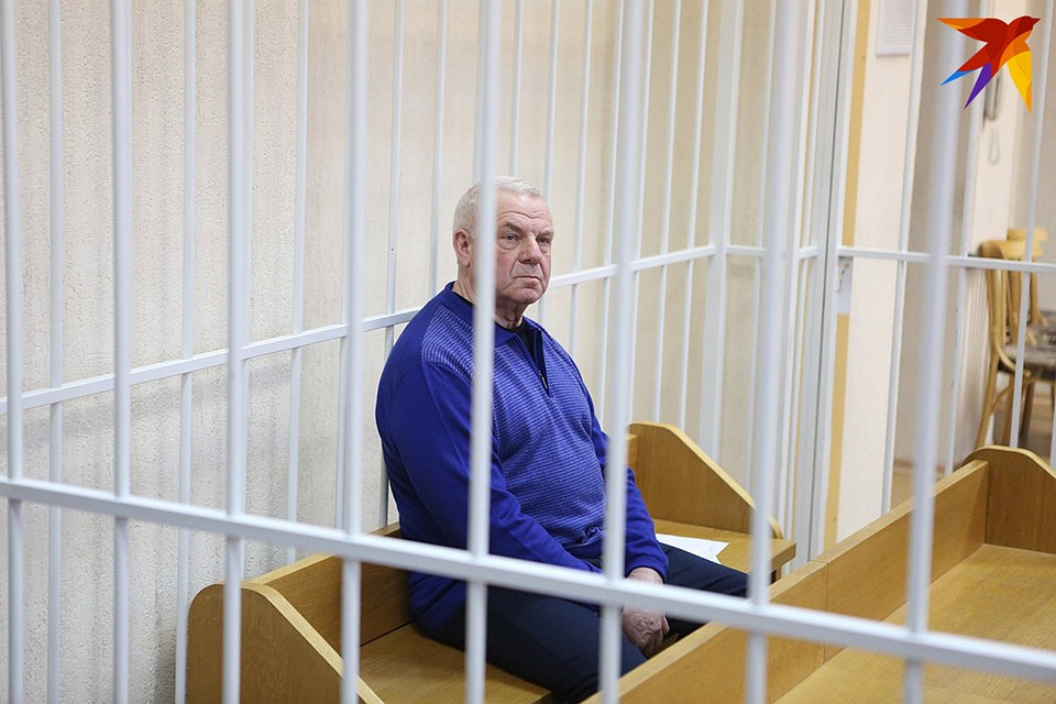 Его задержали с поличным в июне 2018. В холодильнике на рабочем месте главного патологоанатома нашли около 5 тысяч рублей и 300 долларов Фото: Святослав ЗОРКИЙ