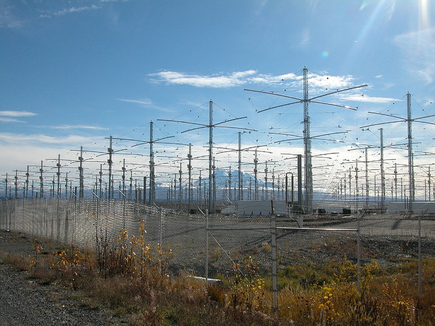 Антенное поле станции HAARP на Аляске. Фото Википедия