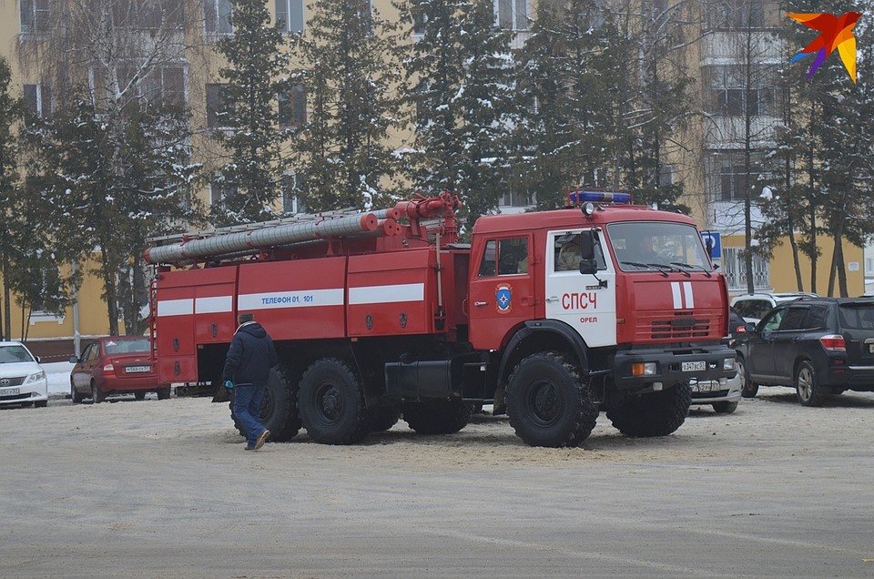На месте дежурит спецтехника Фото: Ольга СУПОНЕВА