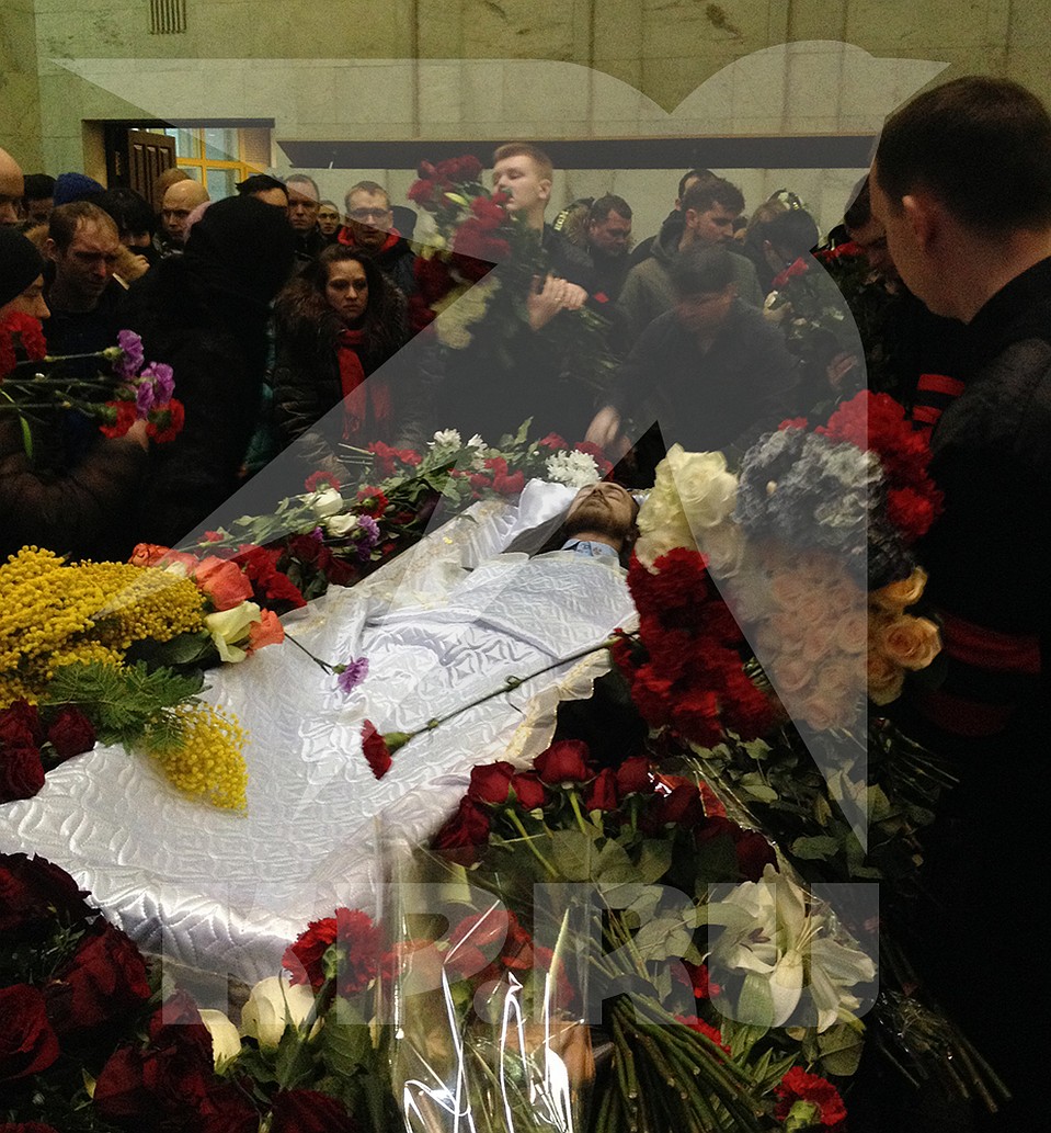 В Москве проводили в последний путь рэпера Кирилла Толмацкого Фото: Николай ГЕРАСИМОВ