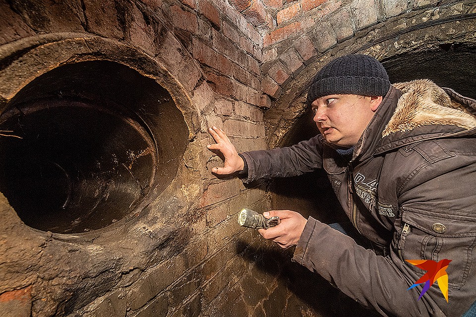 В такой тесноте особо не разгуляешься. Фото: Михаил ФРОЛОВ