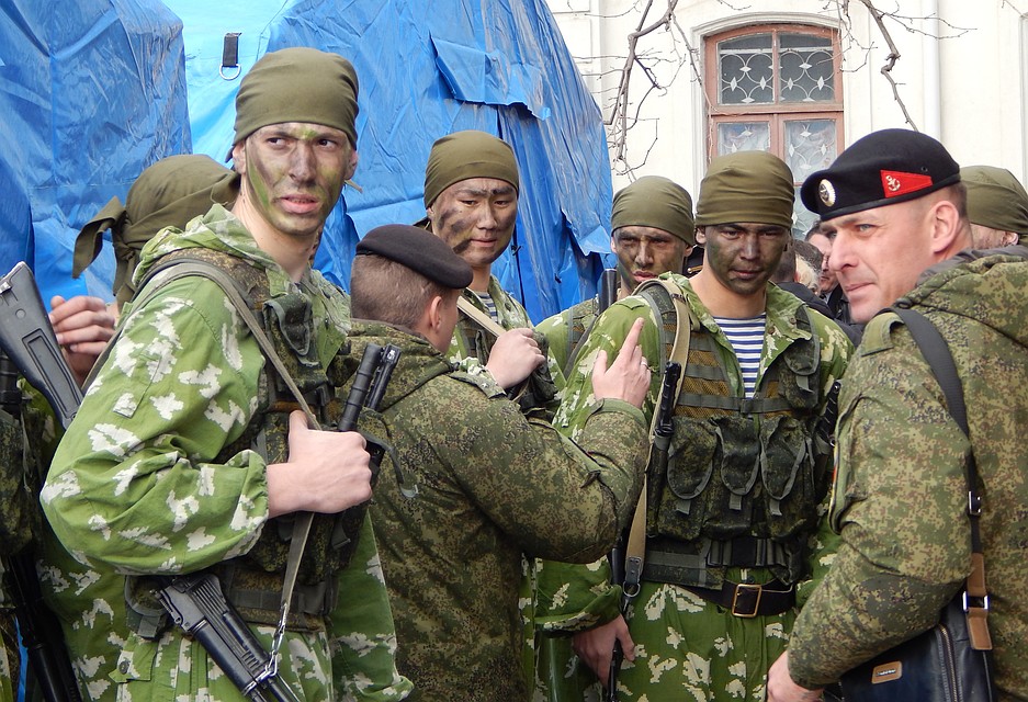 Показательные выступления военных обещают быть зрелищными. Фото: Дмитрий МЕТЁЛКИН