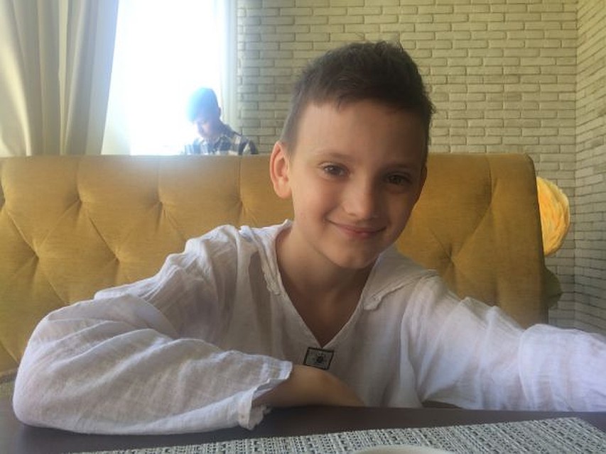 За один вечер собрали почти всю недостающую сумму для реабилитации Максимки. Фото: Добро24.ру
