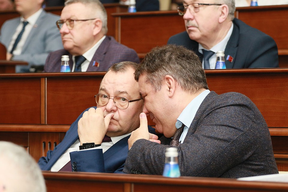 Отчет Дугина Фото: Олег УКЛАДОВ