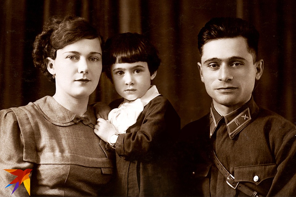 Белла с родителями: мамой Марианой Викторовной и папой Амо Тиграновичем. Фото: Личный архив